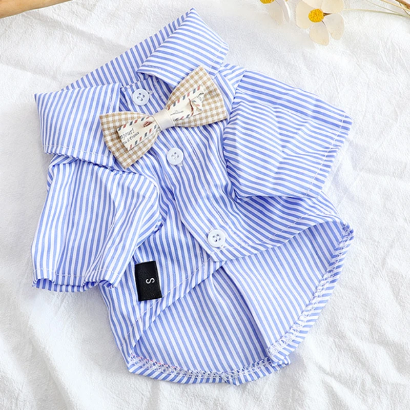 Summer Clothing Wholesale - เสื้อผ้าสุนัข เสื้อเชิ้ตลายโบว์ ลายทาง สีฟ้า แฟชั่นฤดูร้อน เสื้อเชิ้ตลายทางสำหรับสุนัขพันธุ์ชิวาวา