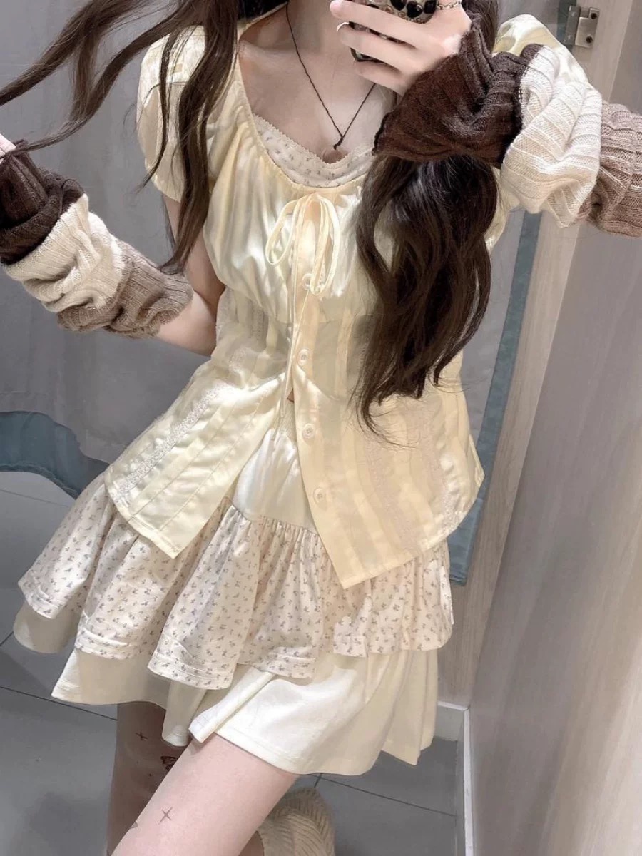 Summer Clothing Girls - ชุดเซ็ตสองชิ้นลายดอกไม้หวานๆ สำหรับผู้หญิง ฤดูร้อน สไตล์โดปามีน เสื้อน่ารัก กระโปรงทรงเค้ก